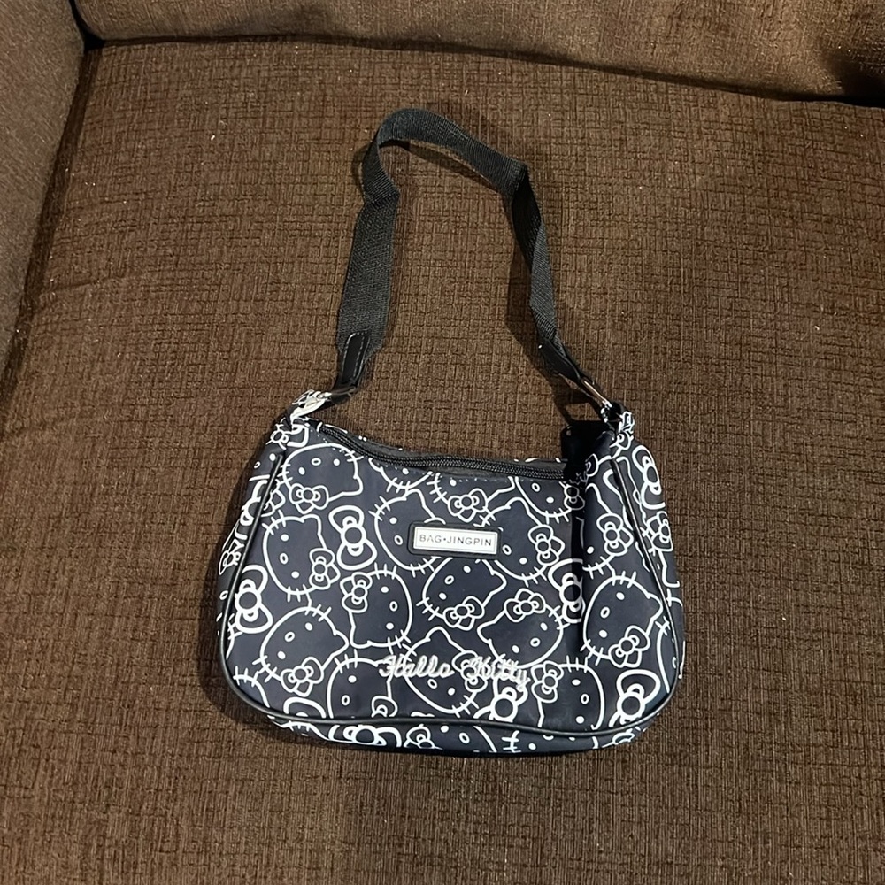 Sanrio Black and White Hello Kitty Mini Shoulder Bag - Picture 3 of 4